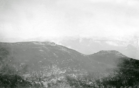 Brentonico panorama 1916 sullo sfondo la dorsale dello Zugna