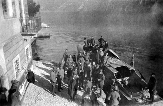 Lago di Garda, imbarco militari