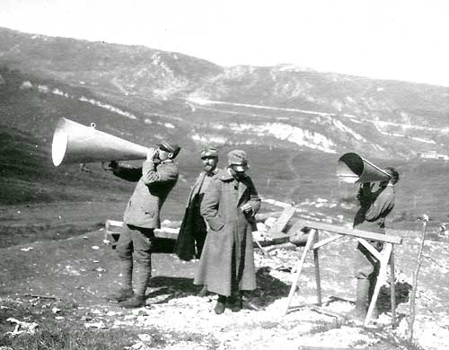 San Valentino direzione del tiro delle batterie con megafoni