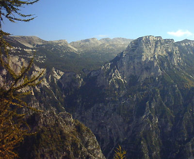 Panoramica sulla parte centrale del massiccio del Pasubio dal Monte Corno di Vallarsa